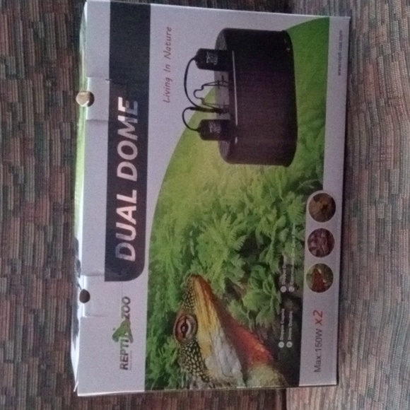 New! REPTI ZOO Dual Dome Lamp. 150w per Socket. - Picture 2 of 6
